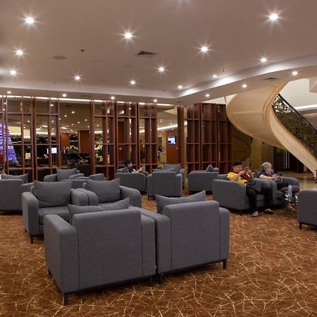 Avenzel Hotel & Convention Cibubur Exterior foto