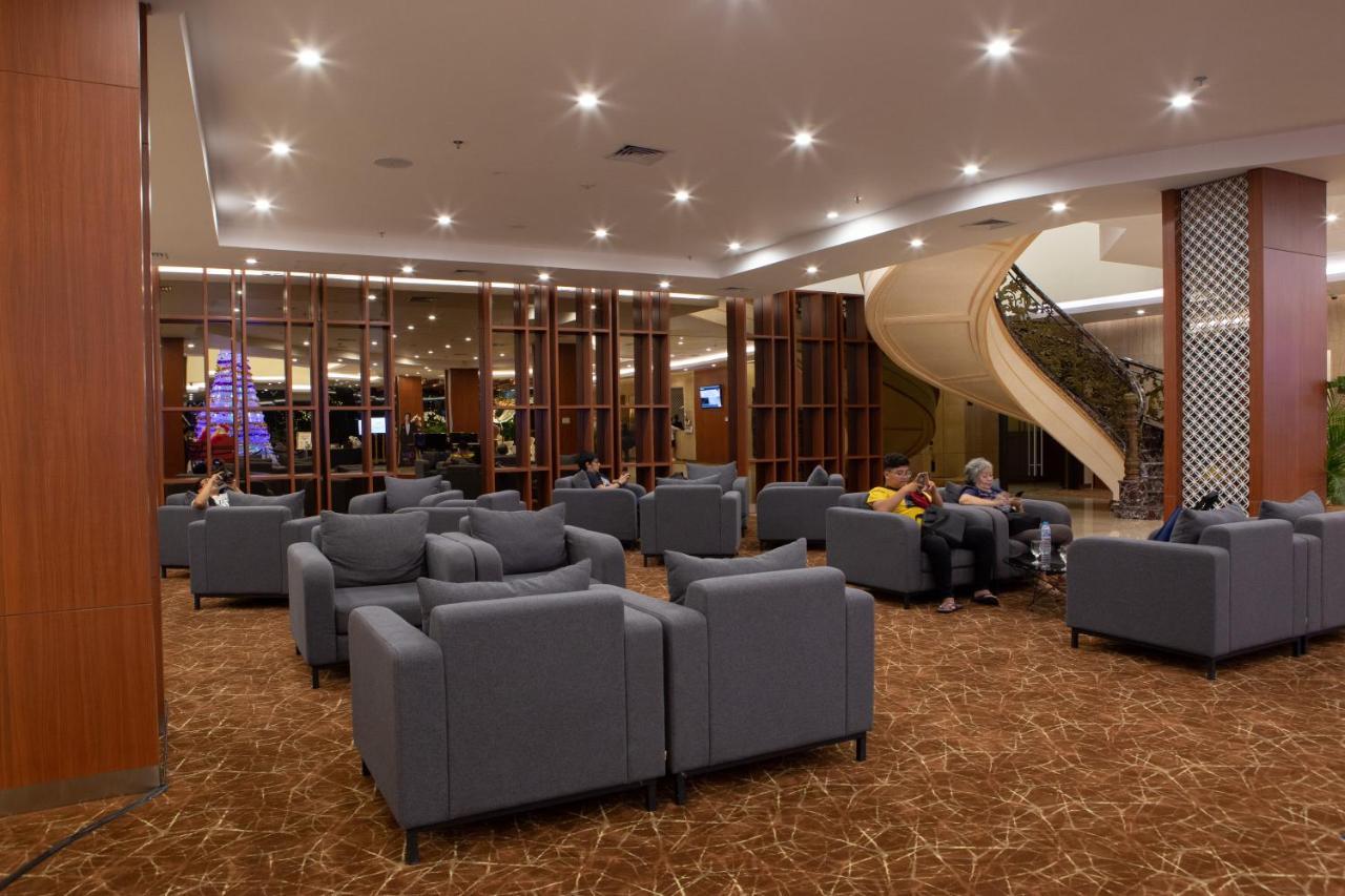 Avenzel Hotel & Convention Cibubur Exterior foto