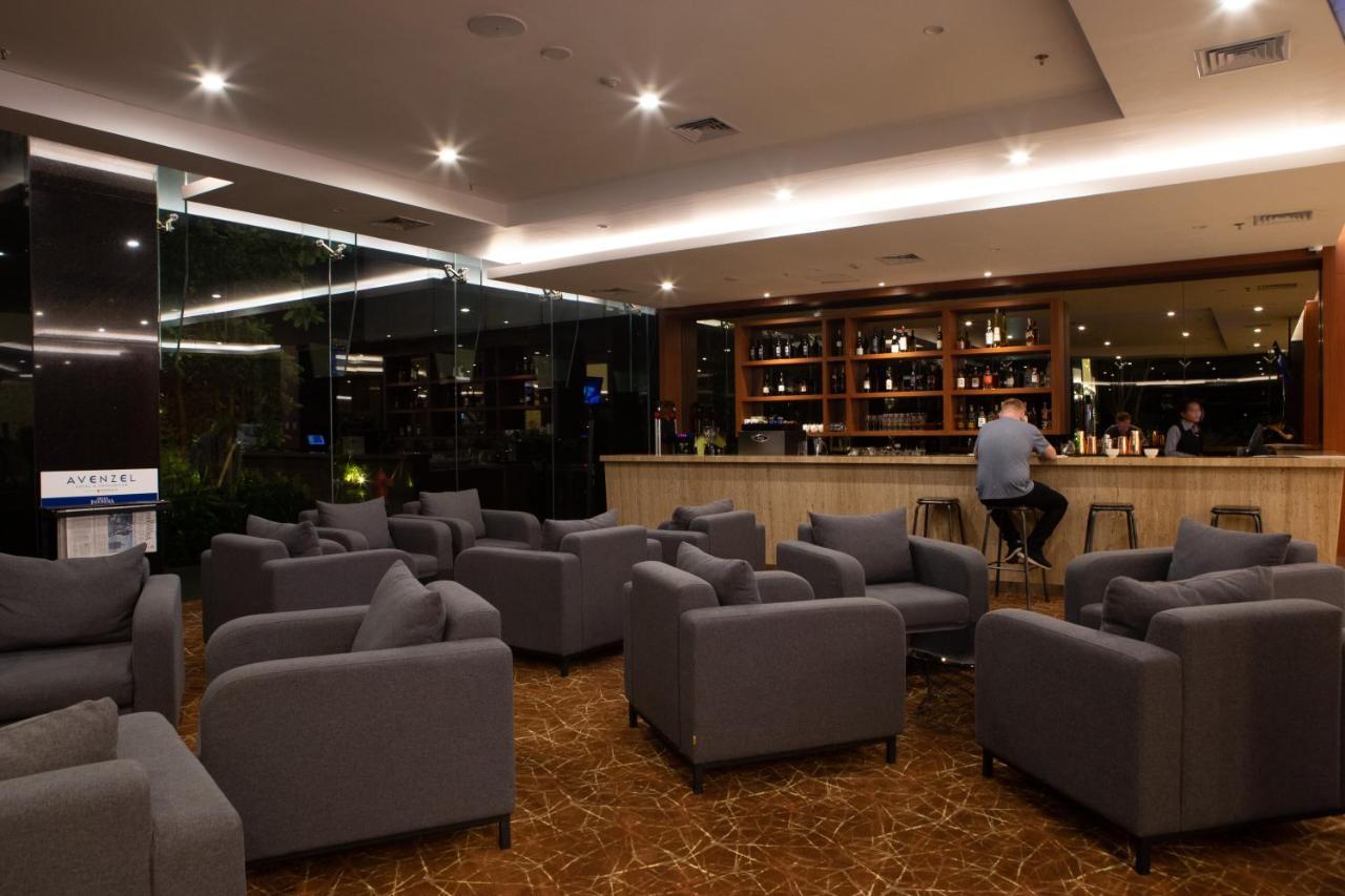 Avenzel Hotel & Convention Cibubur Exterior foto