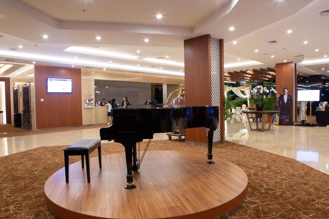 Avenzel Hotel & Convention Cibubur Exterior foto