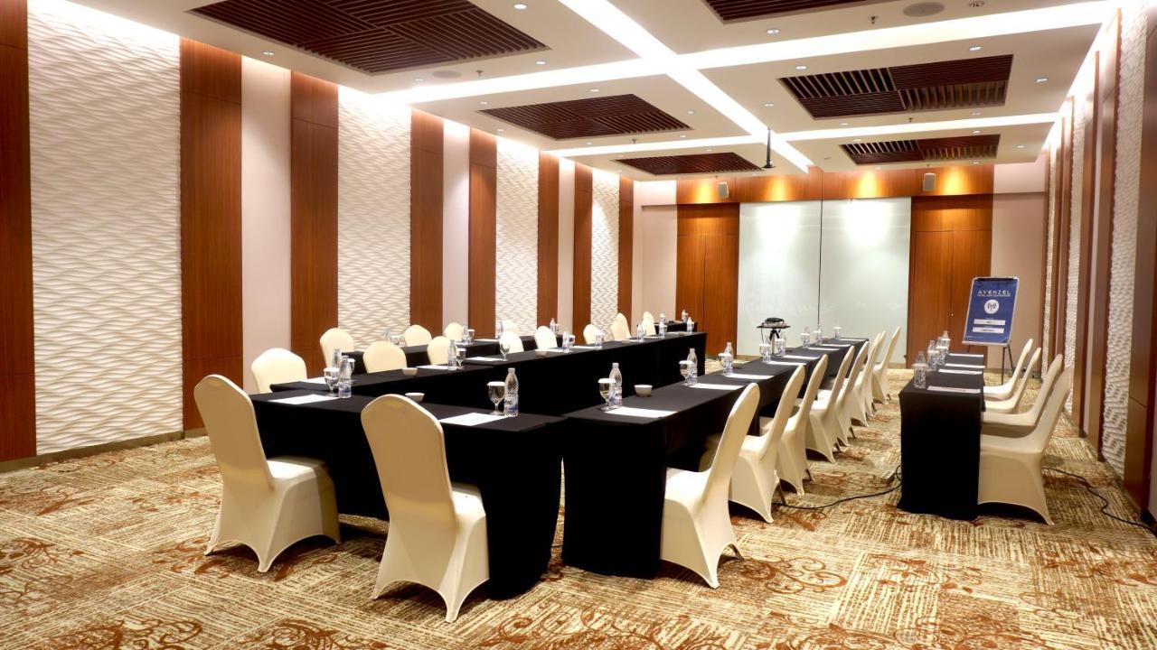 Avenzel Hotel & Convention Cibubur Exterior foto