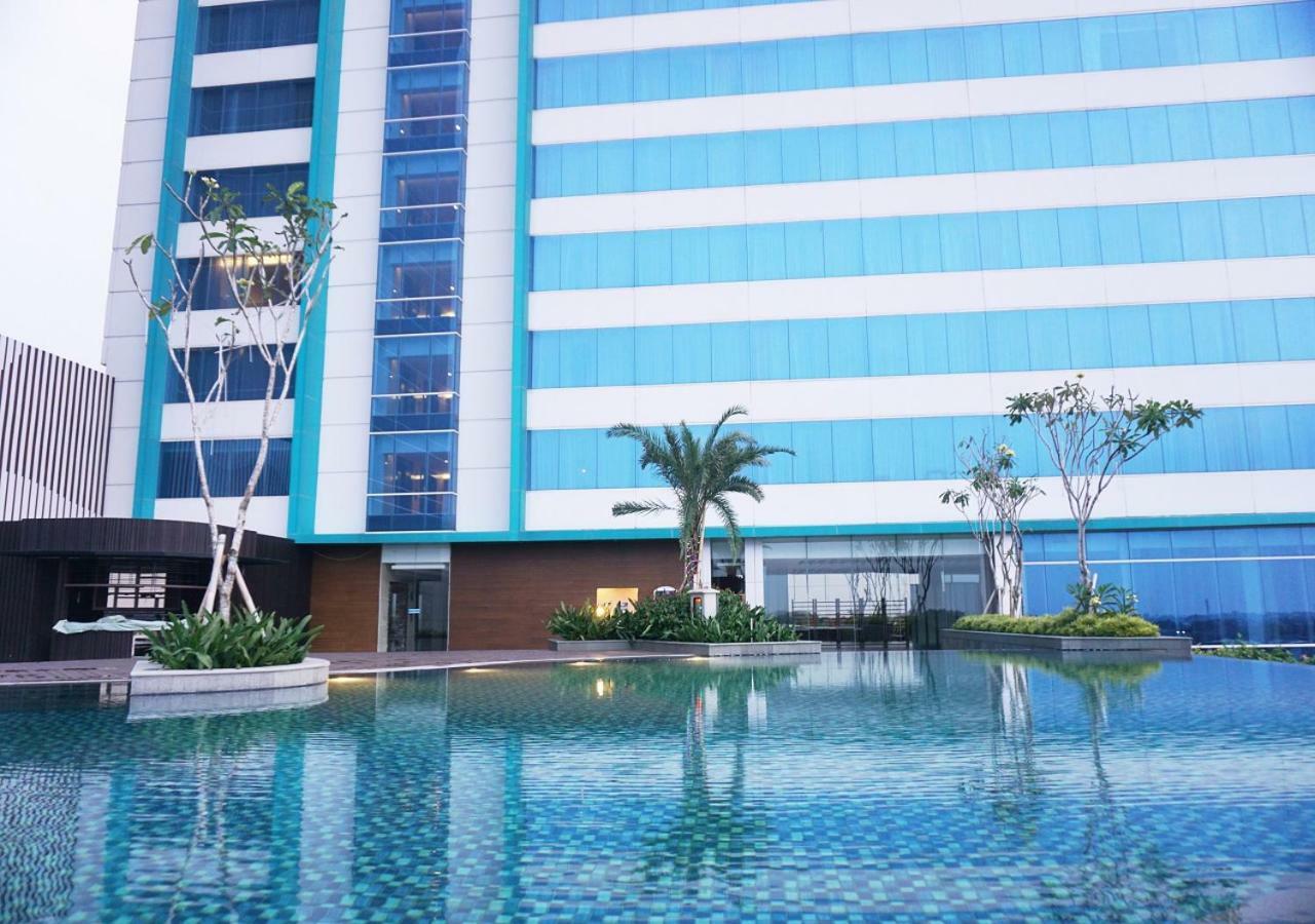 Avenzel Hotel & Convention Cibubur Exterior foto