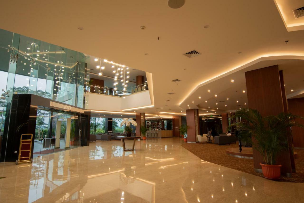 Avenzel Hotel & Convention Cibubur Exterior foto