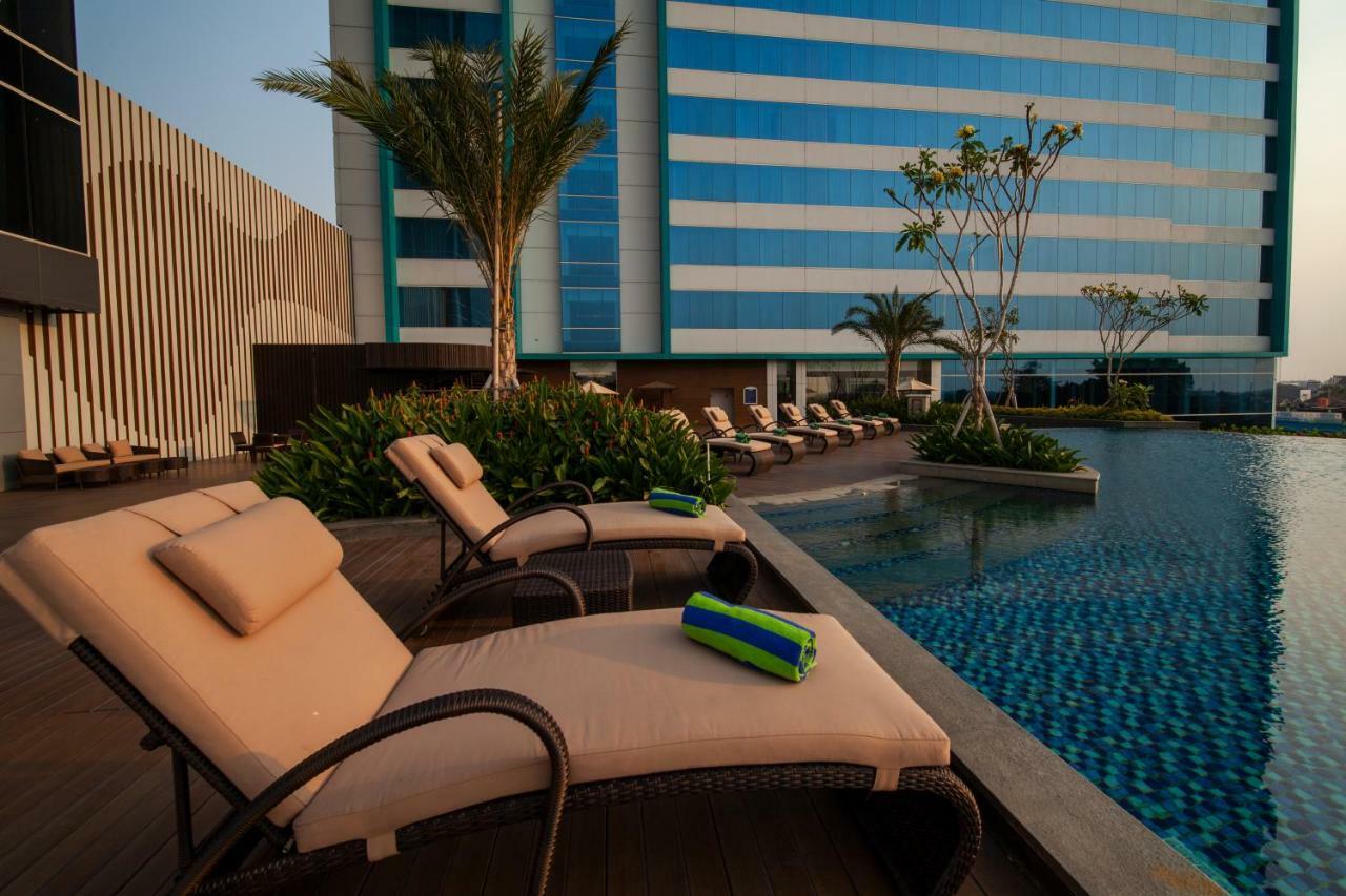 Avenzel Hotel & Convention Cibubur Exterior foto