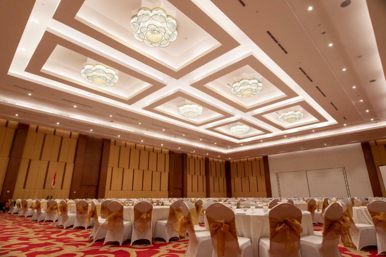 Avenzel Hotel & Convention Cibubur Exterior foto