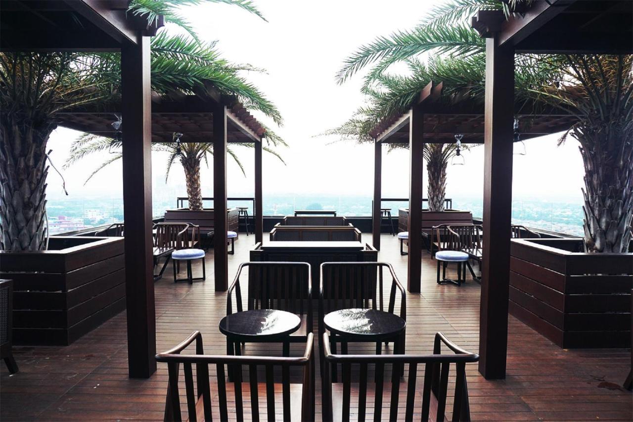 Avenzel Hotel & Convention Cibubur Exterior foto